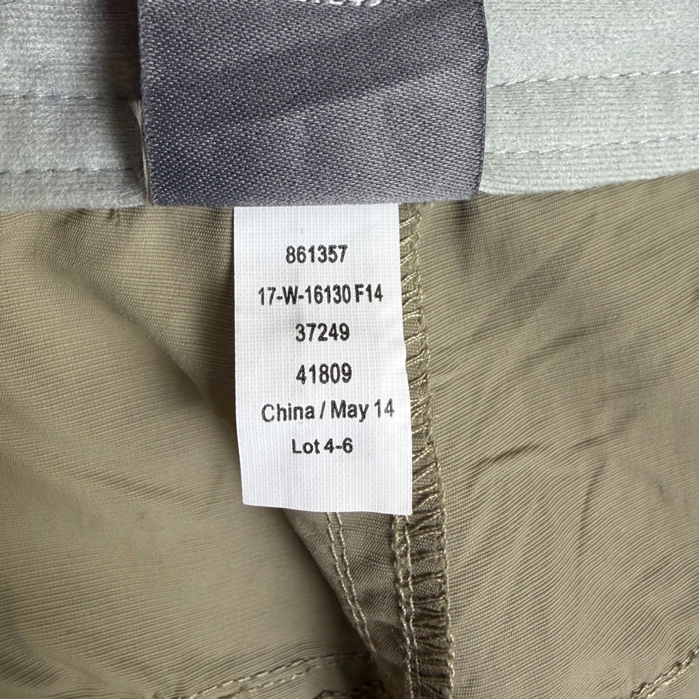 REI Sahara Cargo Shorts Womens 6 Khaki Tan Hiking Outdoor Nylon Gorp Travel - Picture 7 of 8